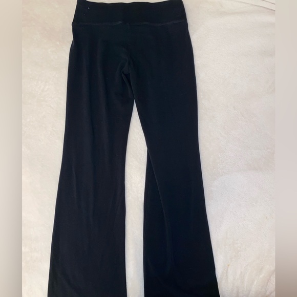 VS PINK Yoga Flares - Picture 3 of 3